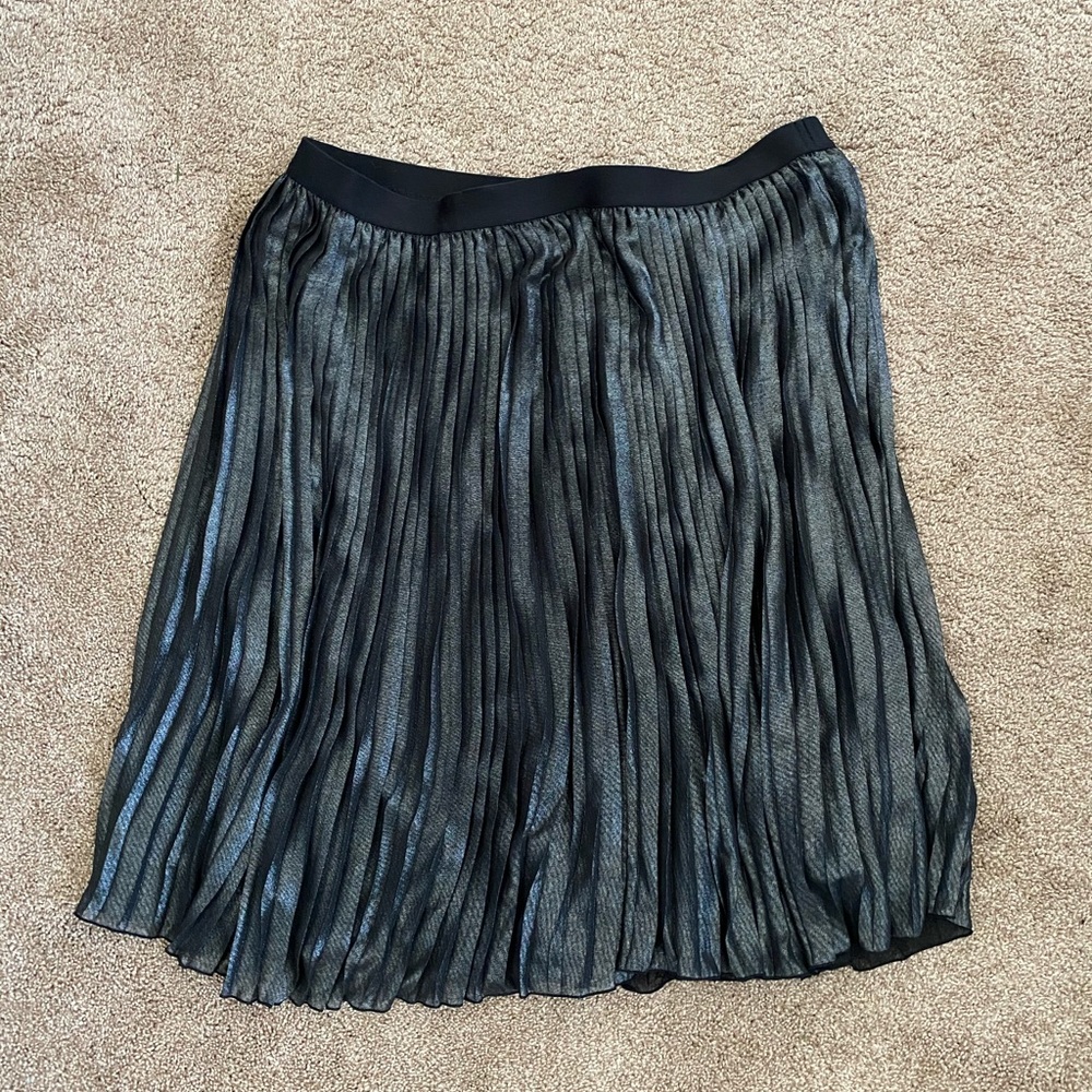 Old Navy Pleated Knee Length Skirt